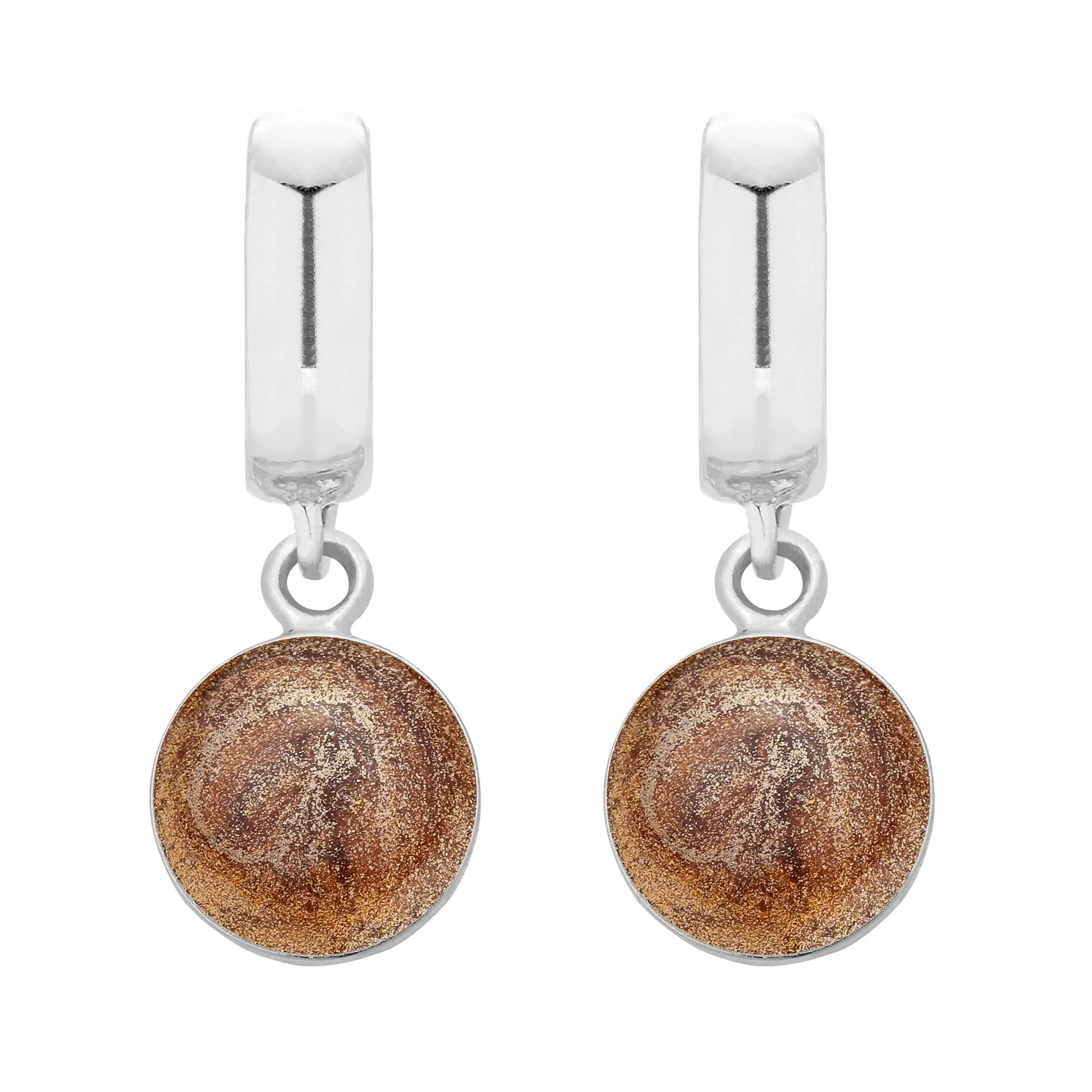 Srebrne kolczyki z brązową żywicą