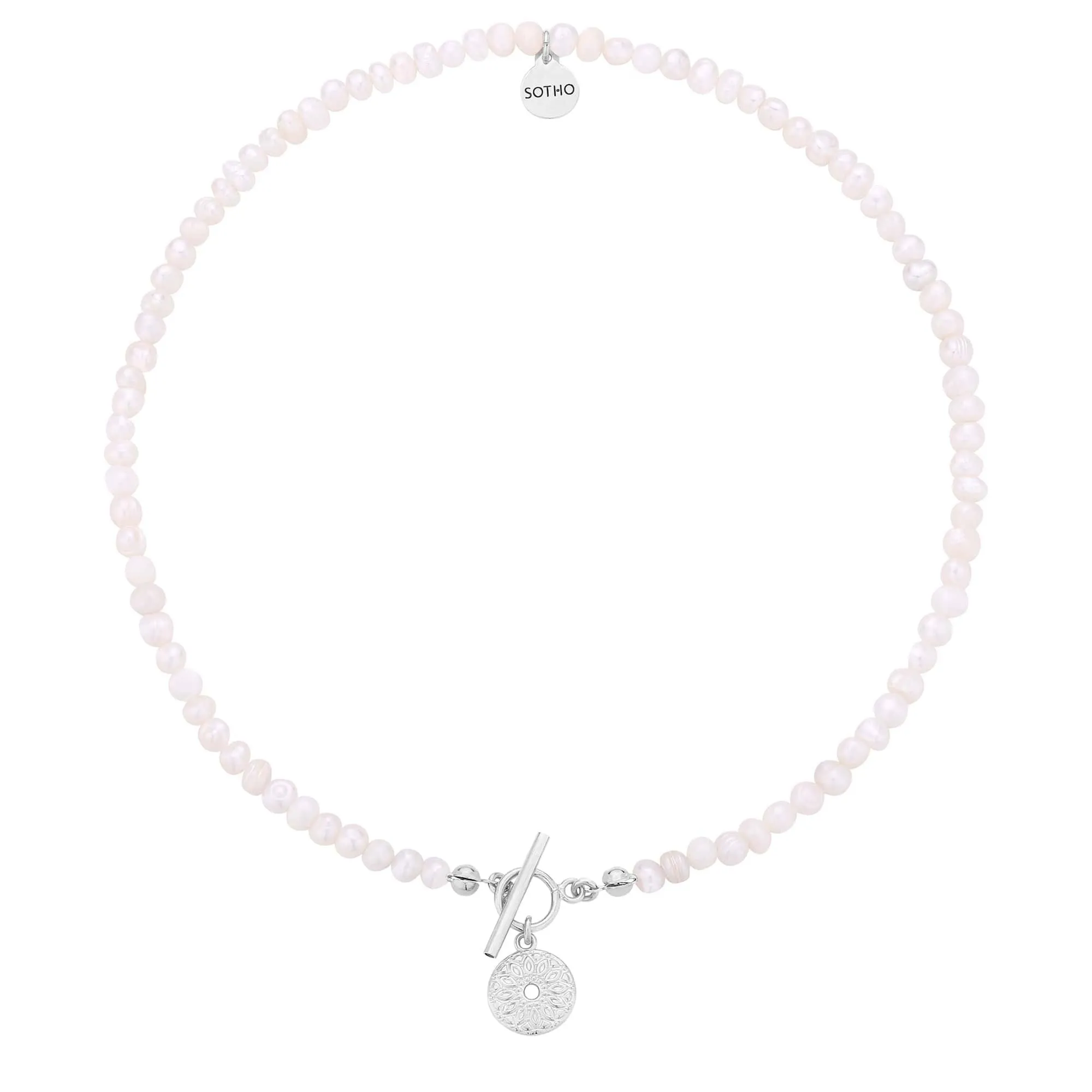 Naszyjnik z pereł naturalnych ze srebrnym medalionem