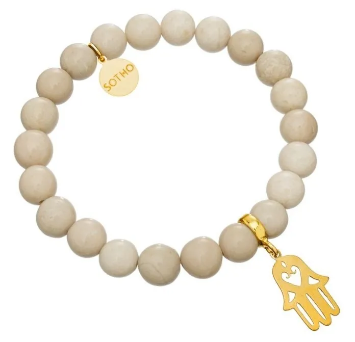 Beżowa bransoletka ze złotą ręką Fatimy