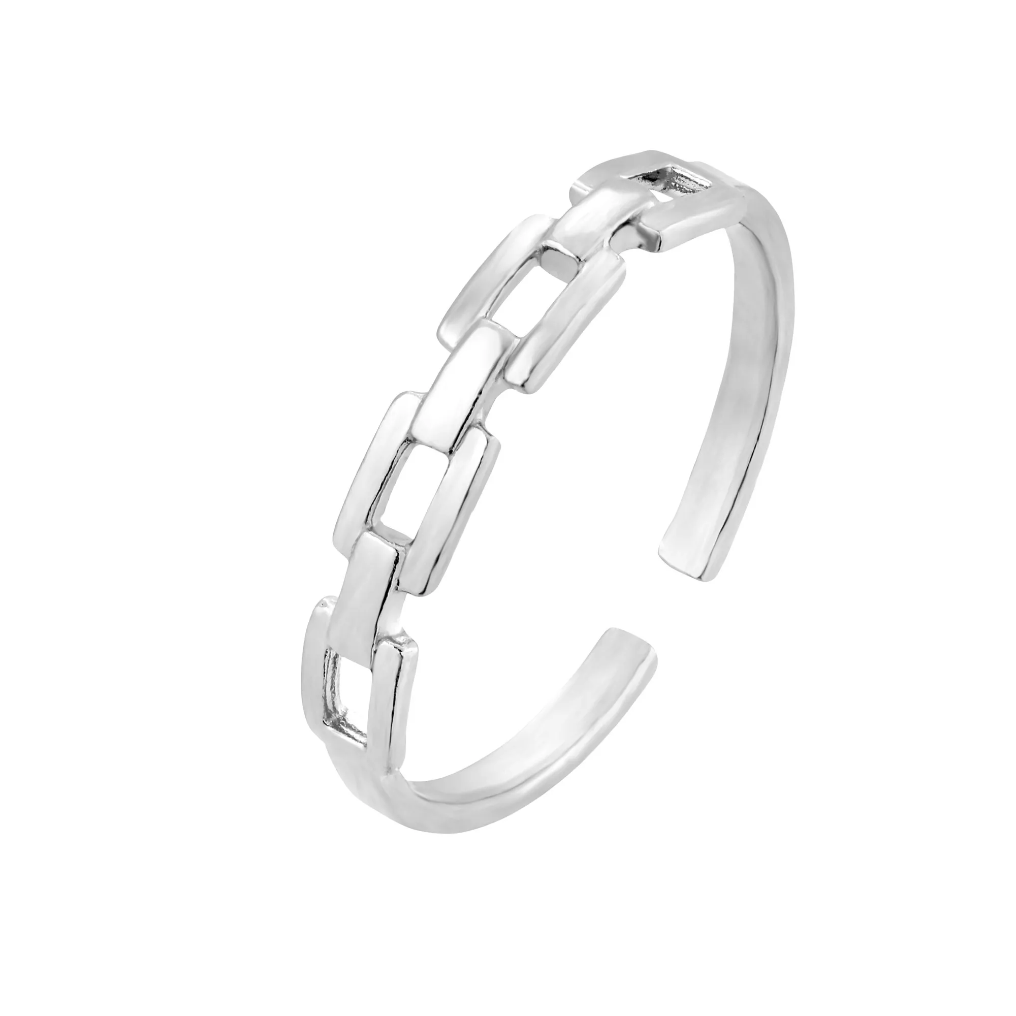 Srebrny pierścionek z ozdobnym wzorem