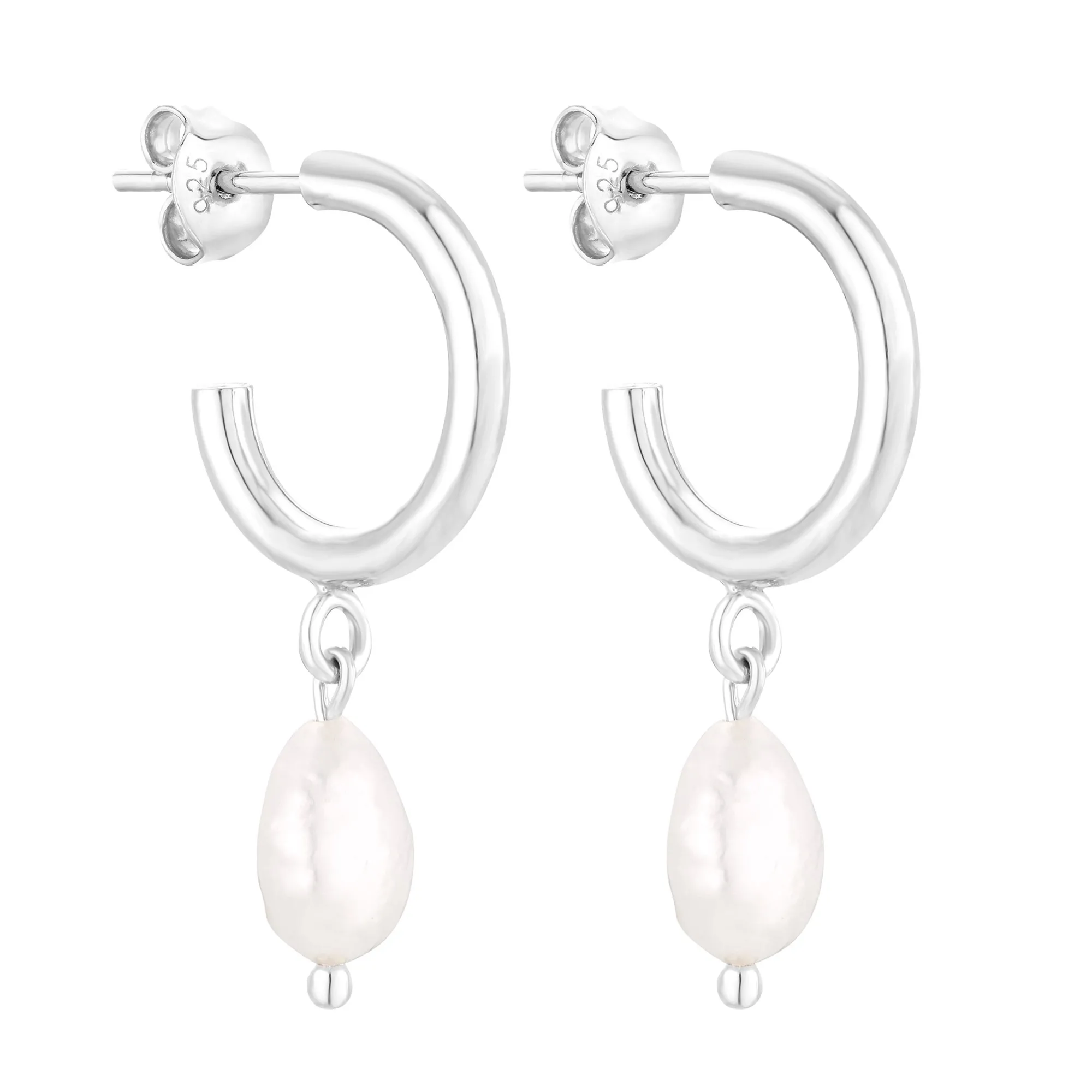 Srebrne półkola M z naturalnymi perłami