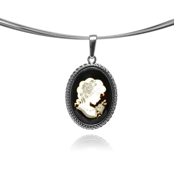 Zawieszka srebrna z  bursztynem kamea rzeżba w bursztynie