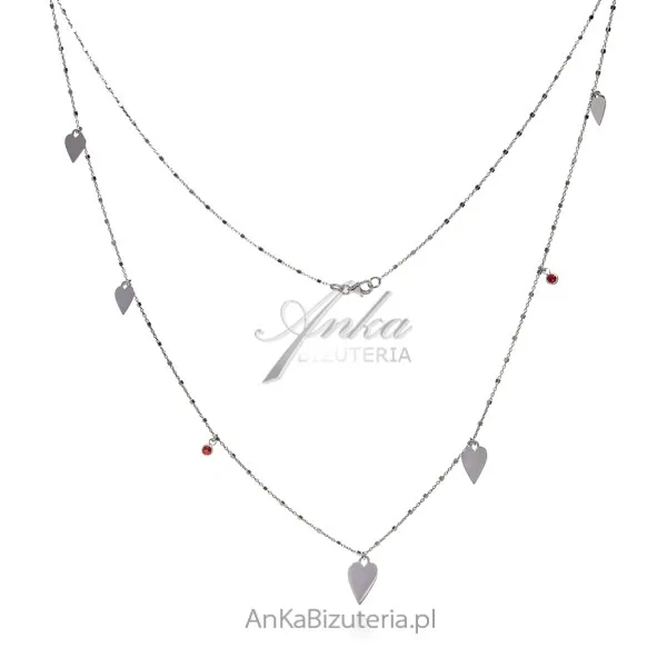 Naszyjnik srebrny długi z czerwoną cyrkonią i serduszkami