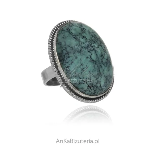 Duży srebrny pierścionek z niebieskim turkusem  oksydowany rozm. 19