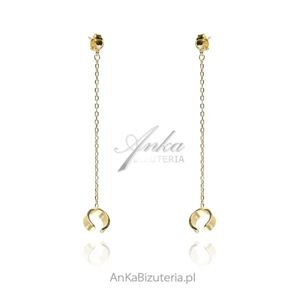 Kolczyki srebrne pozłacane  trendy z łańcuszkiem i nausznica gładka