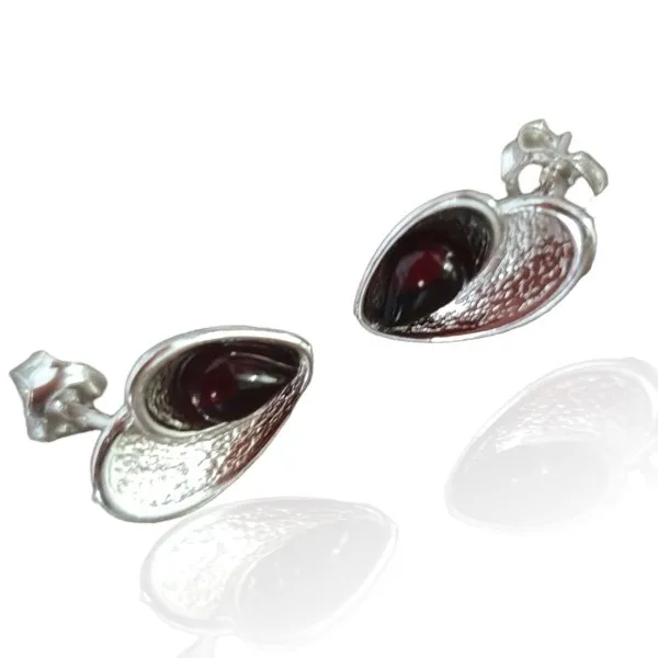 Kolczyki srebrne z bursztynem serduszka