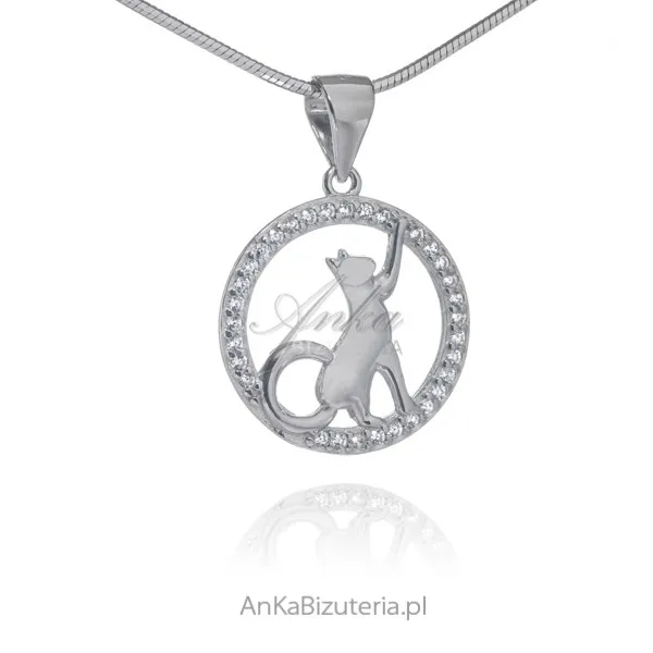 Srebrna zawieszka z cyrkoniami kotek