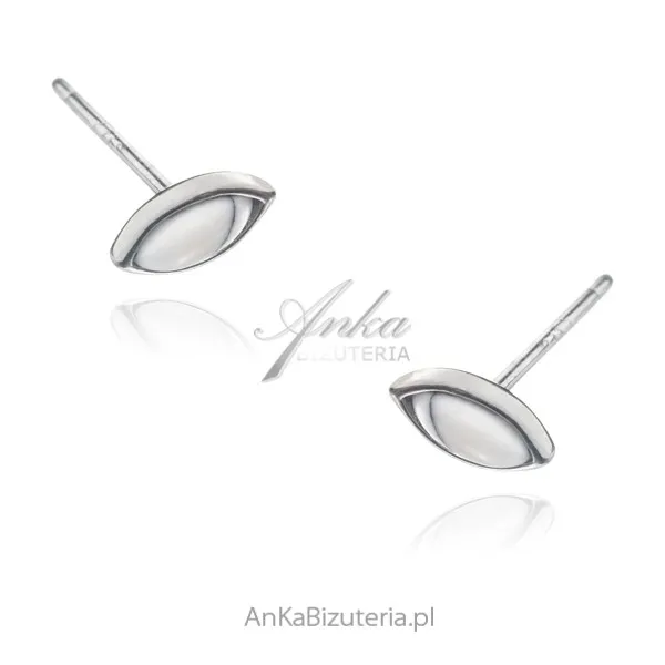 Delikatne kolczyki srebrne sztyfty  z białym kamieniem howlit