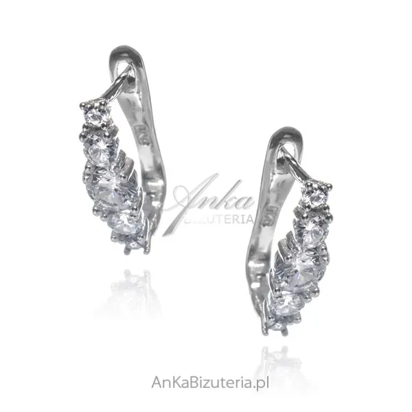 Kolczyki srebrne z białymi cyrkoniami na angielskim zapięciu