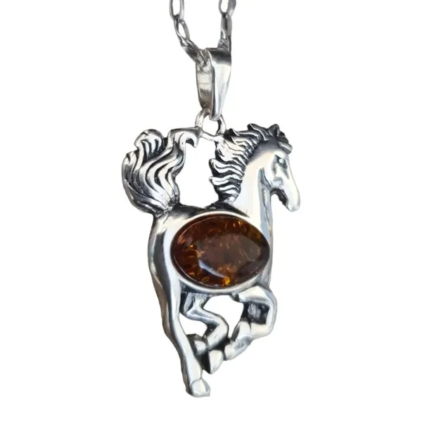 Biżuteria srebrna - zawieszka srebrna koń z  bursztynem