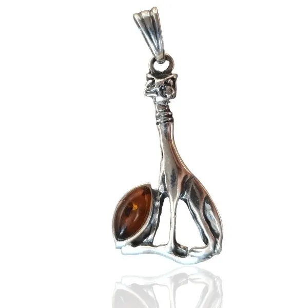 Biżuteria srebrna z  koniakowym bursztynem  dostojny kot