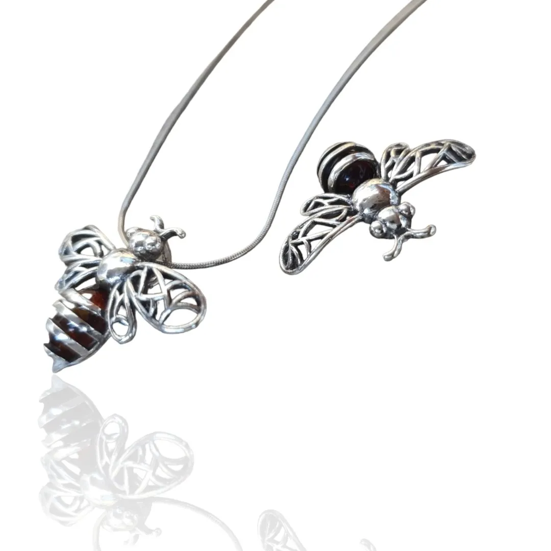 Srebrna zawieszka z bursztynem pszczółka