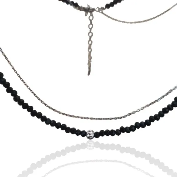 Naszyjnik srebrny z czarnymi spinelami