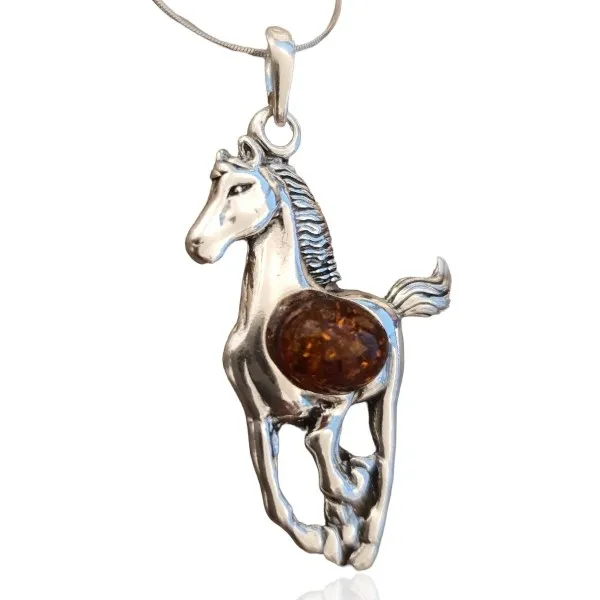 Biżuteria srebrna z bursztynem koń