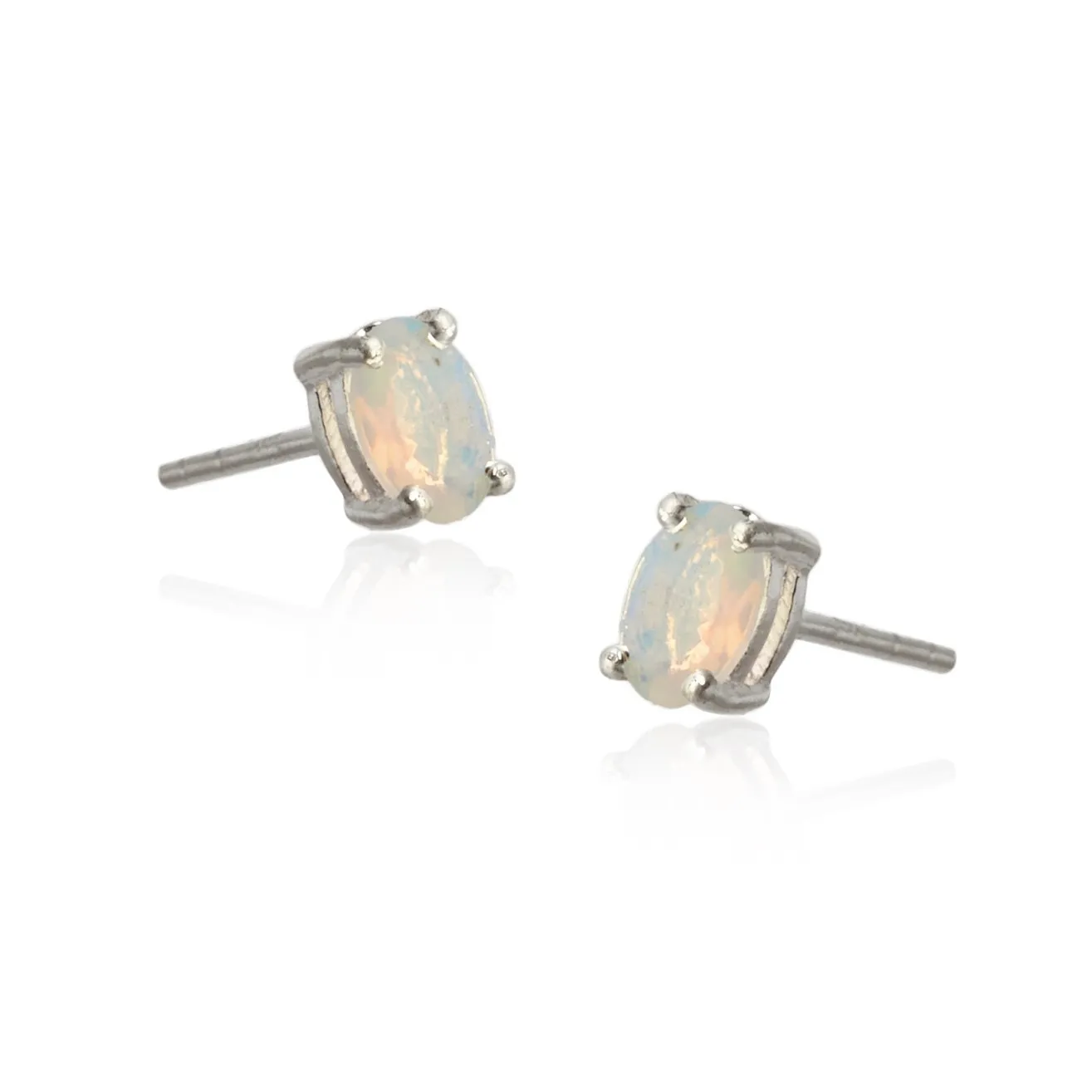 Srebrne kolczyki z białym naturalnym opalem