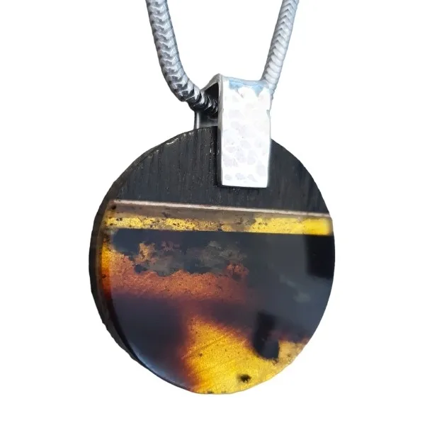 Wyjątkowa zawieszka srebrna z bursztynem i czarnym dębem