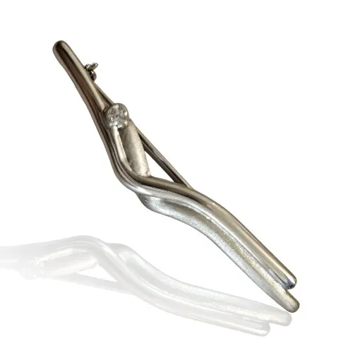 Broszka srebrna  satynowana z białą cyrkonią