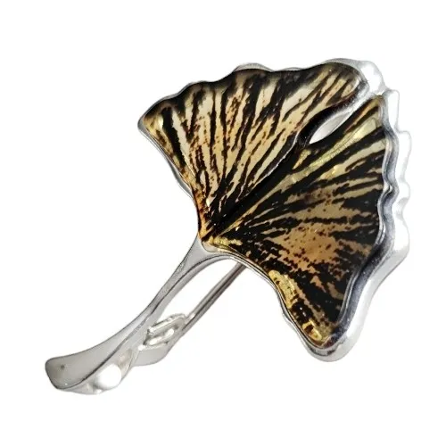 Broszko - wisior  srebrny z bursztynem liść miłorzębu