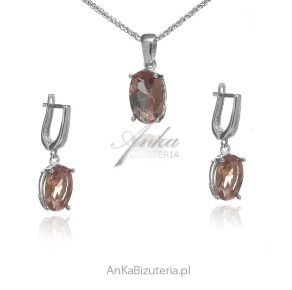 Prosta elegancka biżuteria srebrna z sultanitem