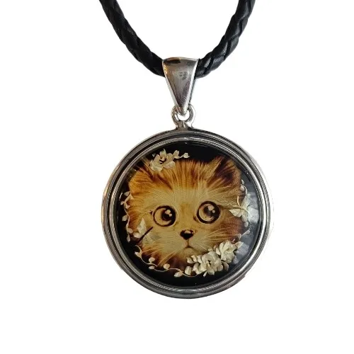 Zawieszka srebrna z bursztynu ręcznie rzeźbiony kot