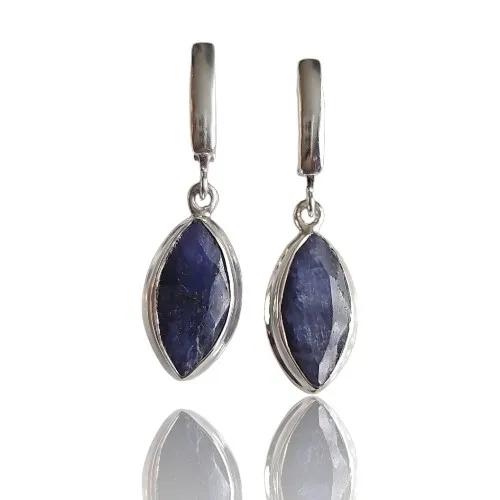 Zaweieszka srebrna markiza z szafirem