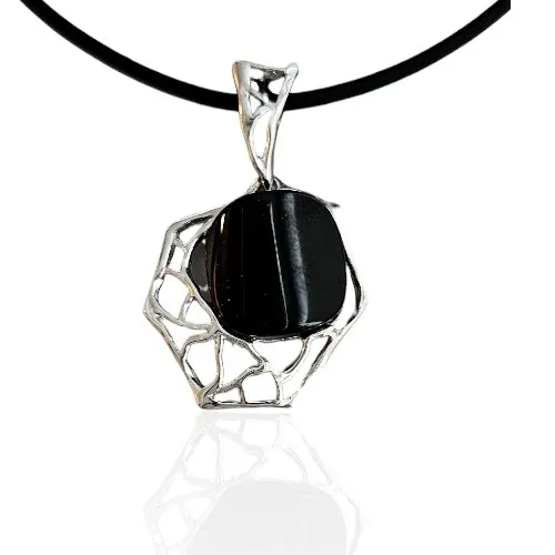 Zawieszka srebrna spider z wiśniowym bursztynem