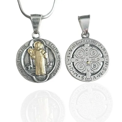 Medalik srebrny  św. benedykt okydowany i pozłacany