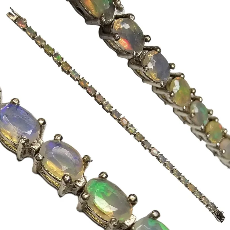 Bransoletka srebrna z białym naturalnym opalem