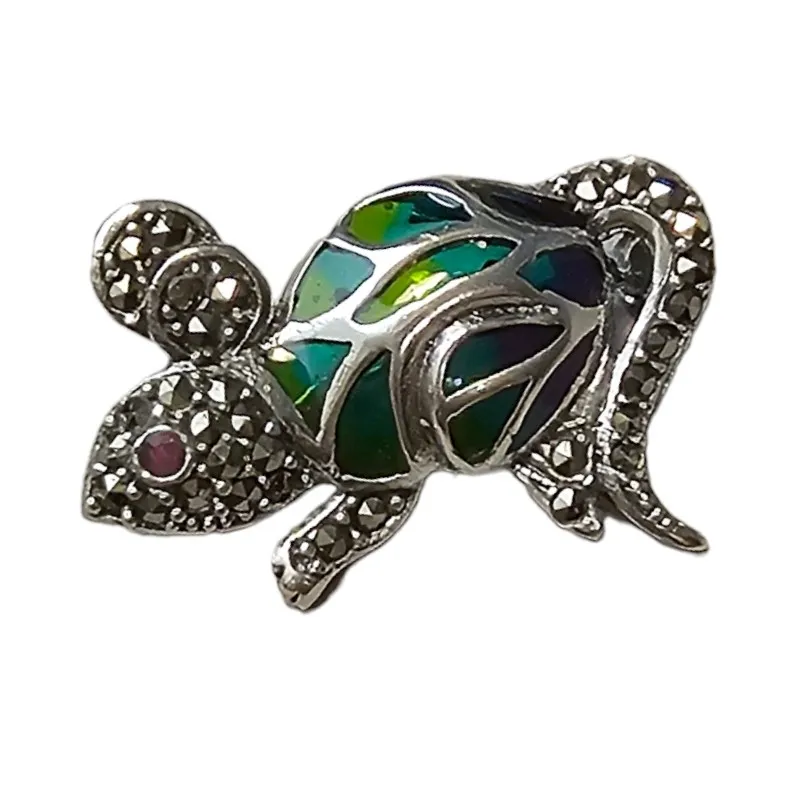 Broszko wisior  srebrny z markazytami i rubinem myszka