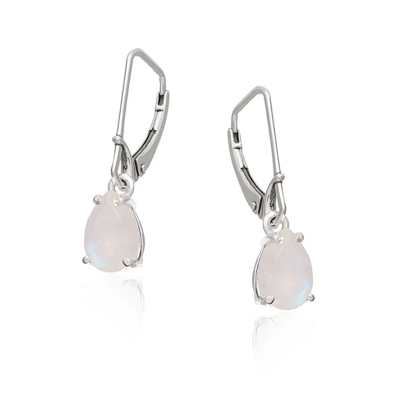 Subtelne kolczyki srebrne wiszące  z kamieniem księżycowym