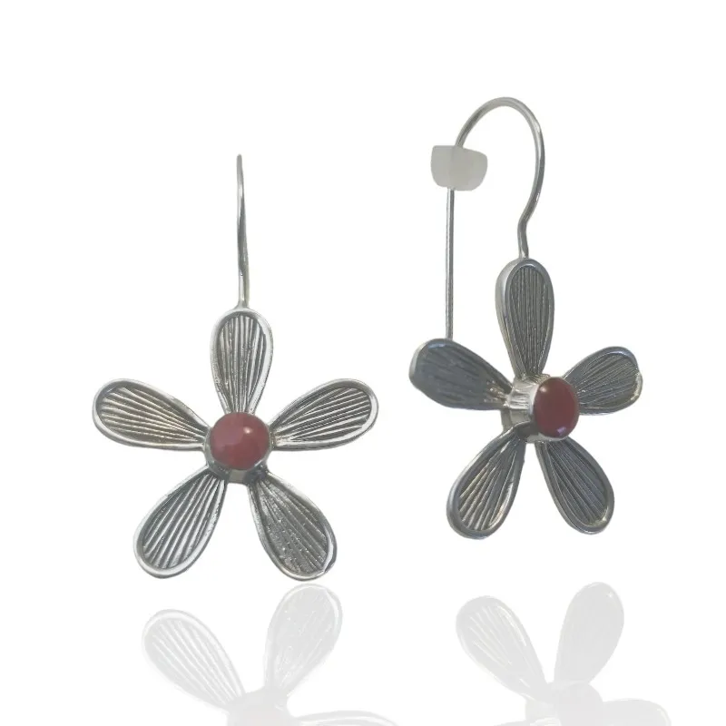 Kolczyki srebrne kwiaty z koralowcem