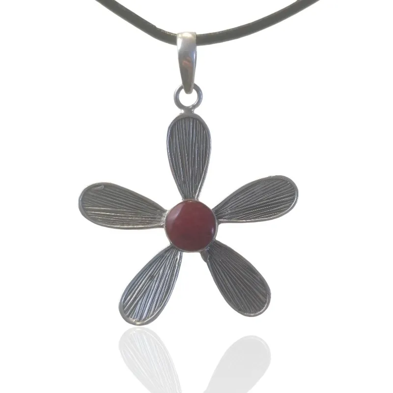 Zawieszka srebrna kwiat z koralowcem  -średnia