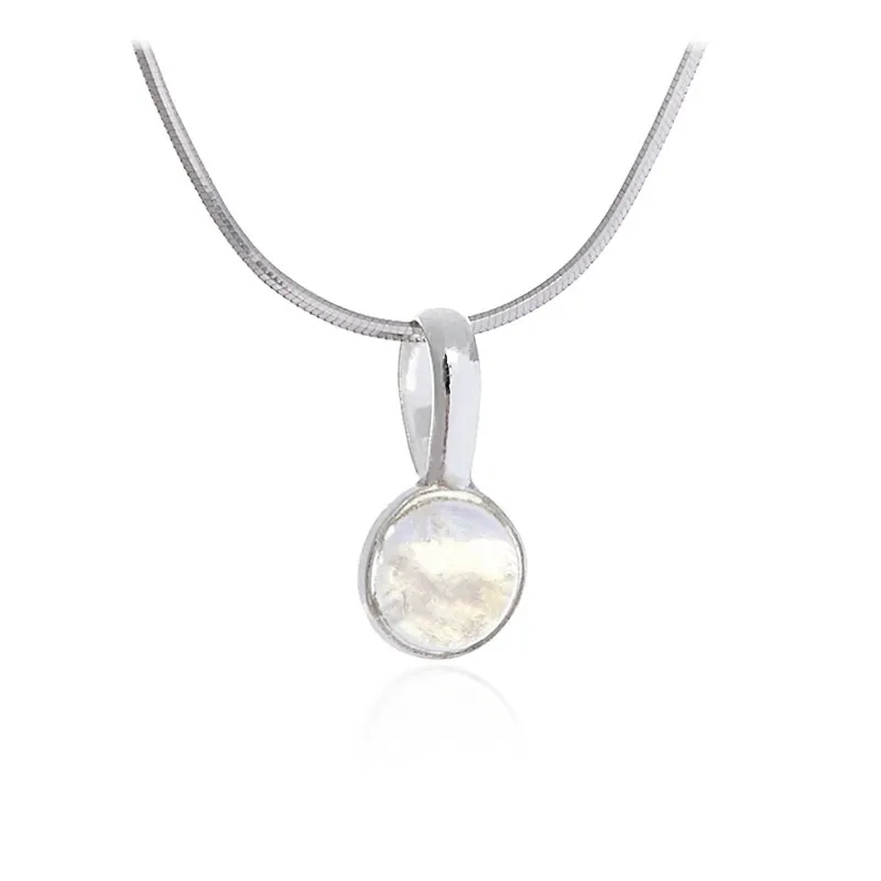 Subtelna zawieszka srebrna z okrągłym kamieniem księżycowym