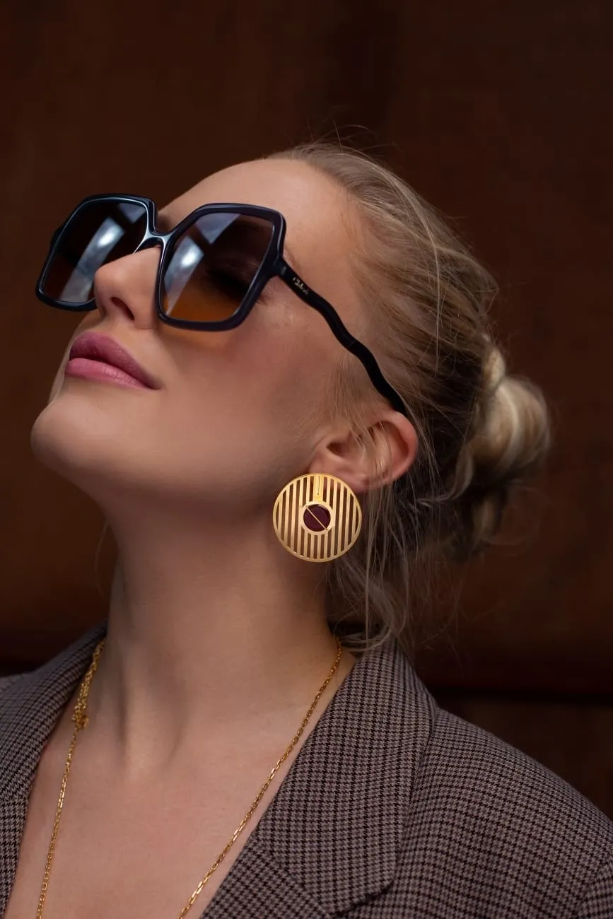 Efektowne kolczyki srebrne pozłacane z wiśniowym bursztynem zebra