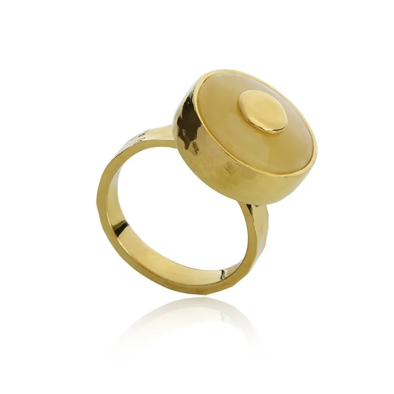 Pierścionek srebrny pozłacany z żółtym bursztynem okrągły - regulowany