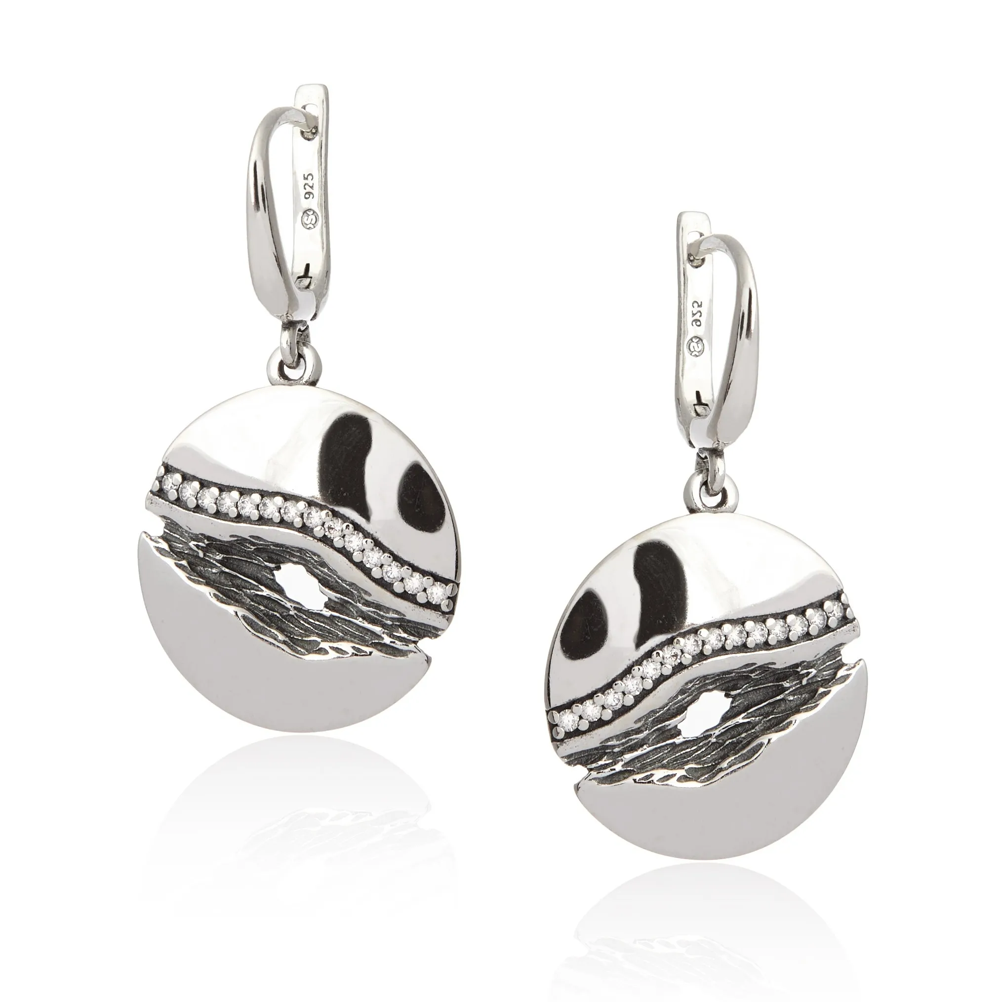 Kolczyki srebrne oksydowane z białymi cyrkoniami