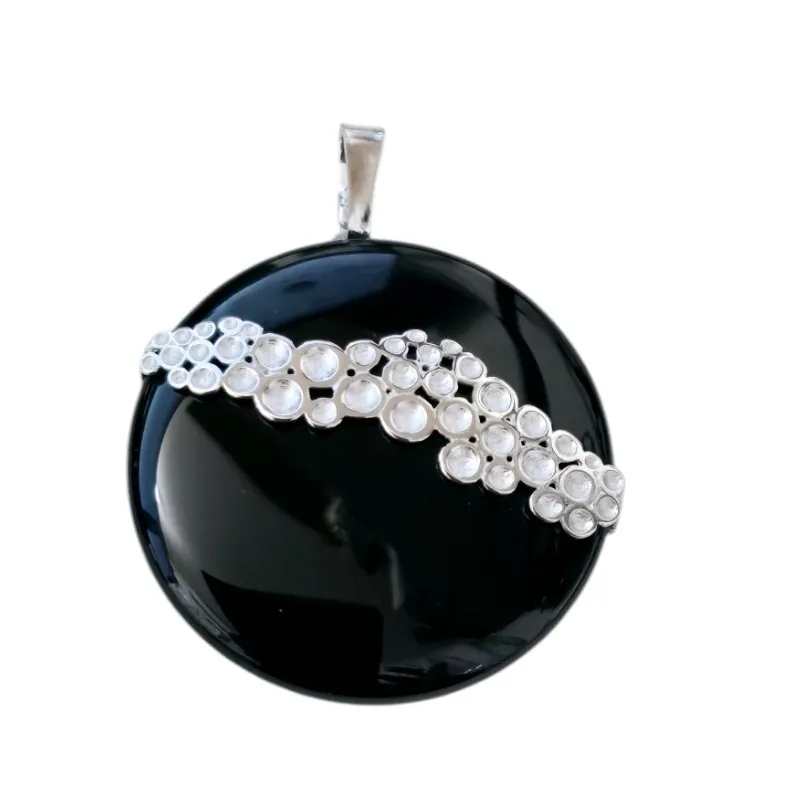 Zawieszka srebrna z czarnym onyksem  okrągła