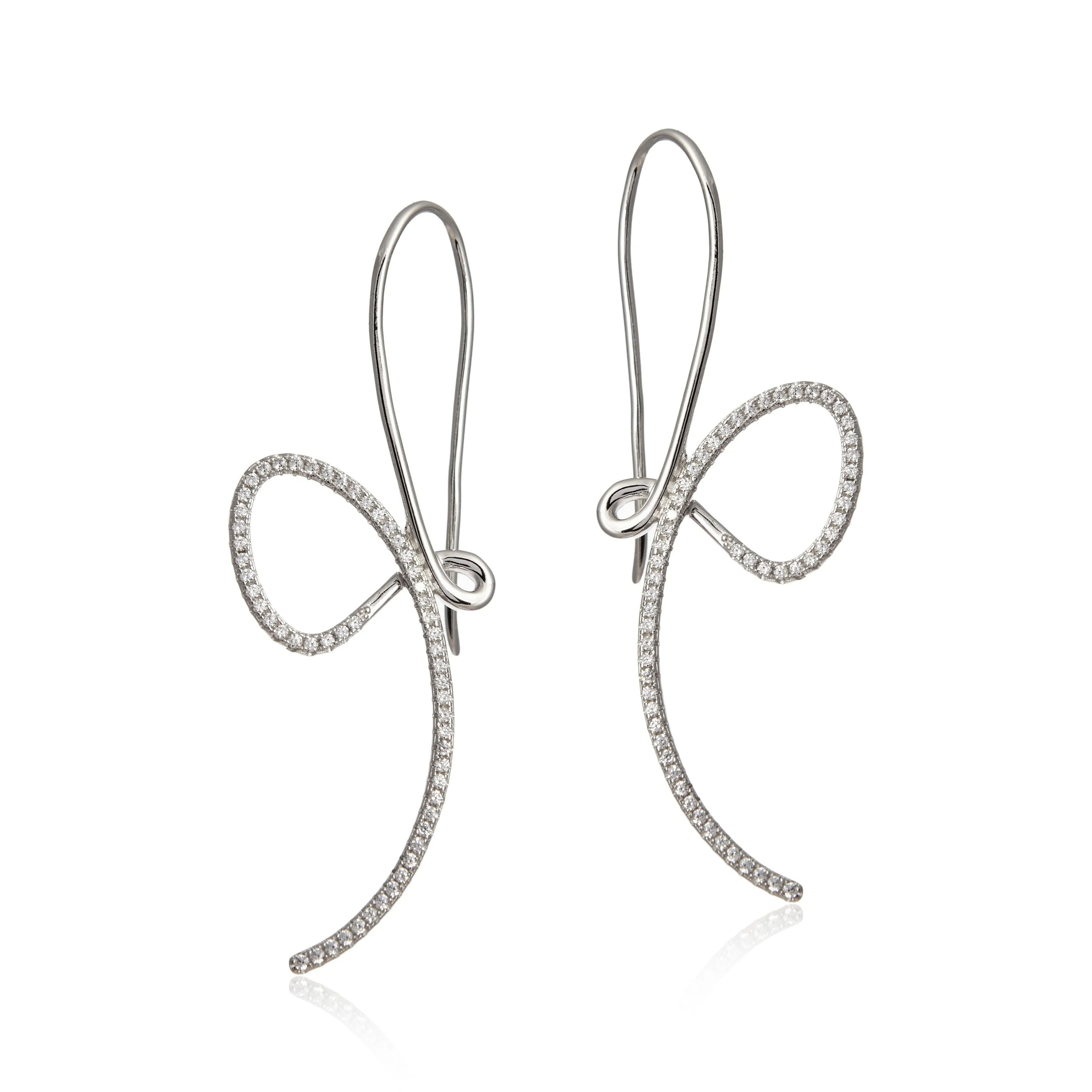 Długie niebanalne kolczyki srebrne z cyrkoniamii