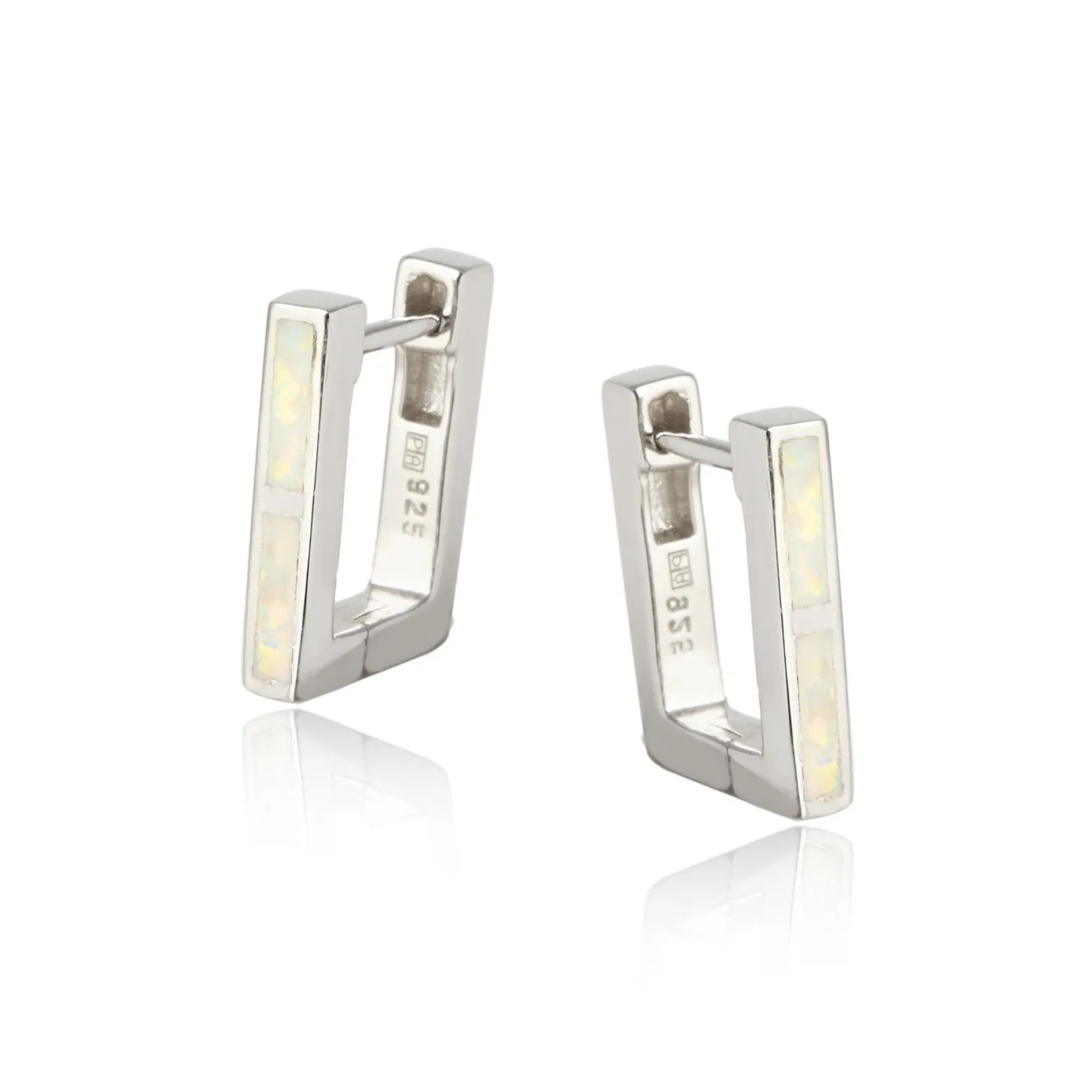Kolczyki prostokąty z białym opalem