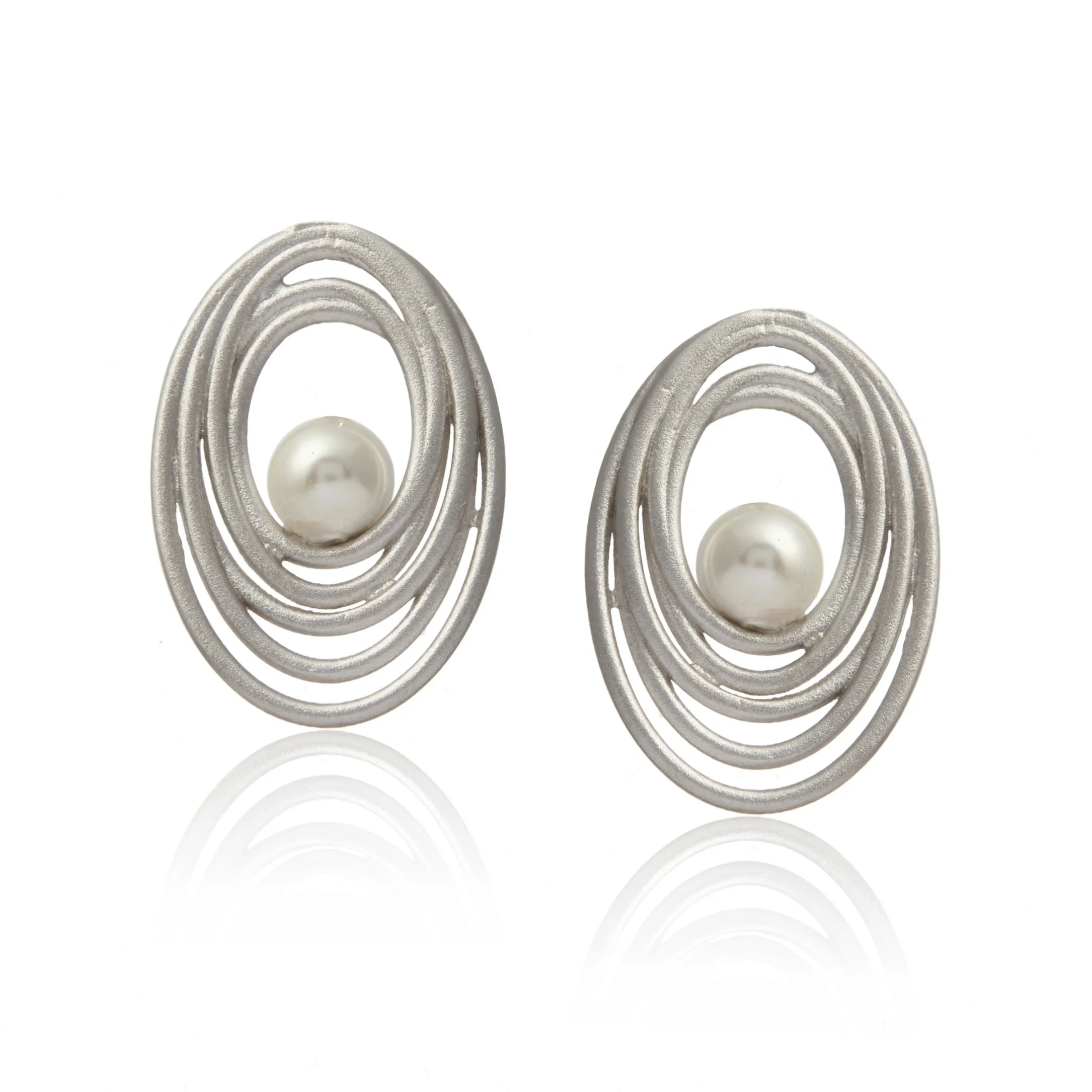 Kolczyki srebrne satynowane z perełką