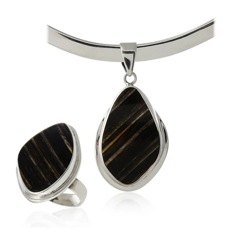 Piękny komplet biżuteria srebrna z zopalizowanym drewnem zawieszka i pierścionek