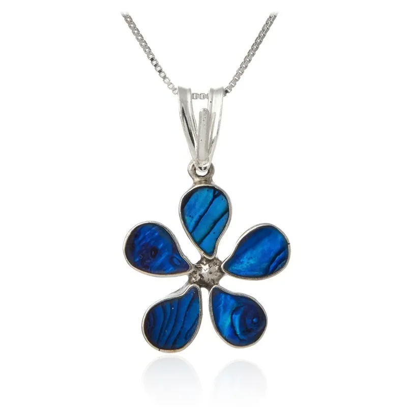 Srebrna zawieszka kwiatek z niebieską muszlą