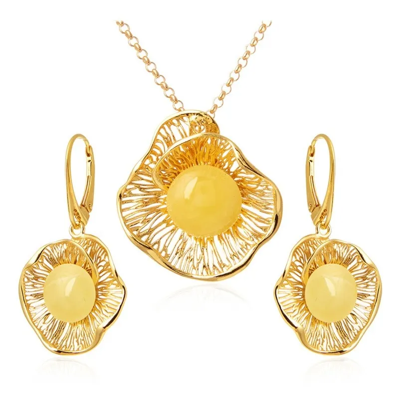 Komplet biżuterii srebrnej z żółtym bursztynem