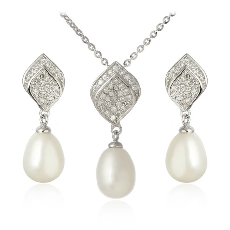 Komplet biżuterii srebrnej z perłą i cyrkoniami