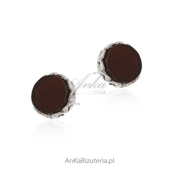 Kolczyki srebrne z bursztynem - subtelna biżuteria z bursztynem