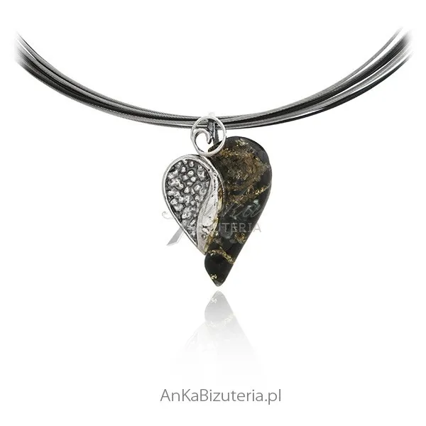 Wisiorek srebrny z zielonym bursztynem serce