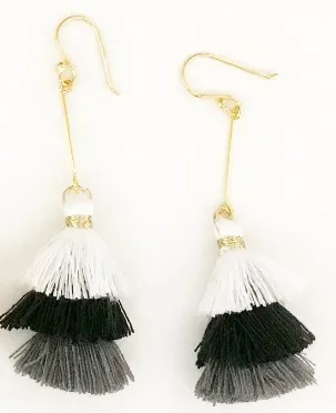 Chwosty kolczyki srebro pozłacane czarno - białe jedwabne frędzle