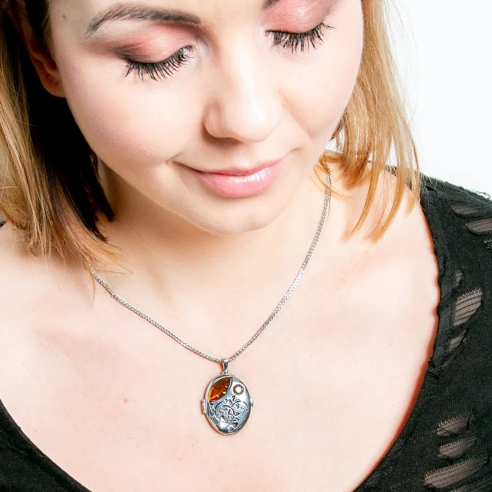 Zawieszka srebrna   z bursztynem puzderko