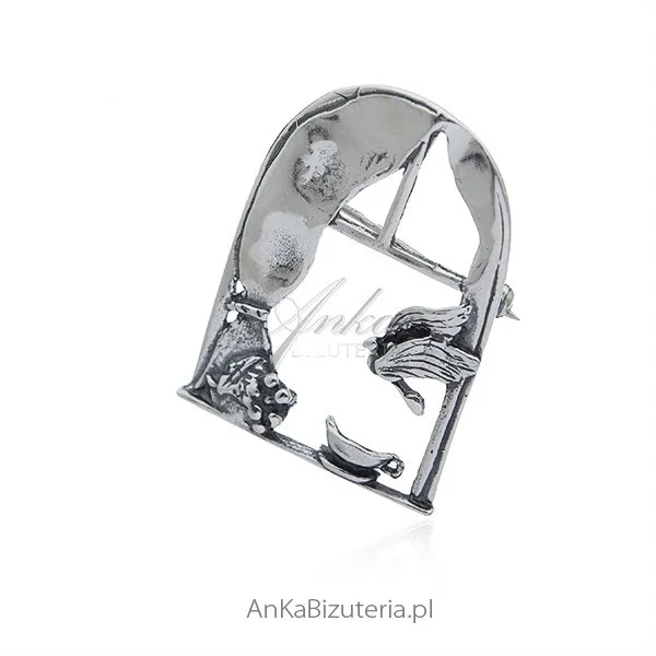 Broszka srebrna  - sielski widok z okna