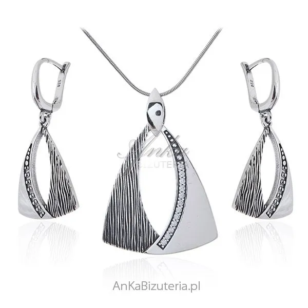 Biżuteria srebrna komplet oksydowany z zakuwaną cyrkonią